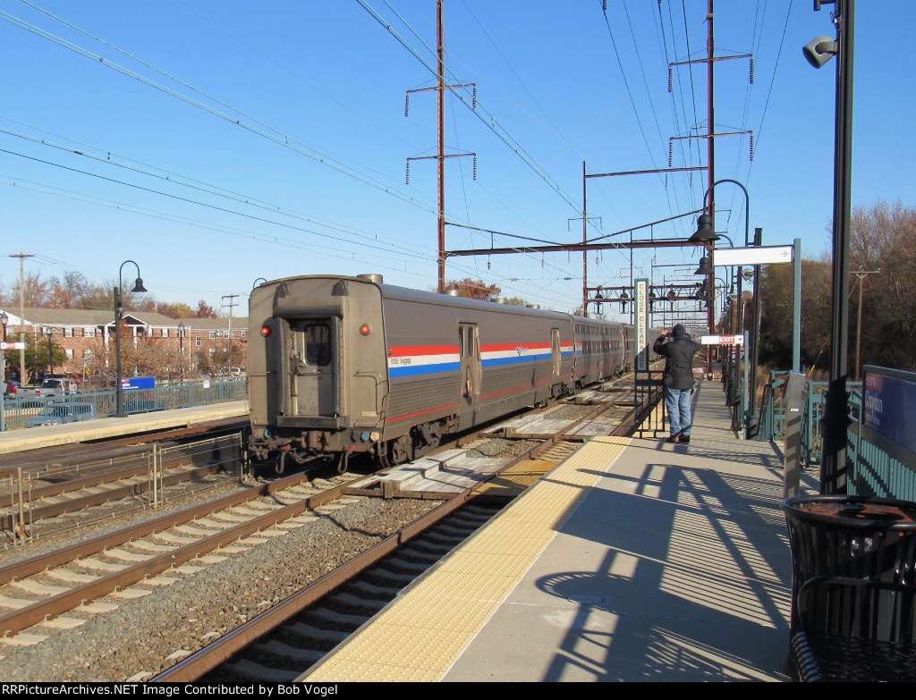 Train 98 Silver Meteor